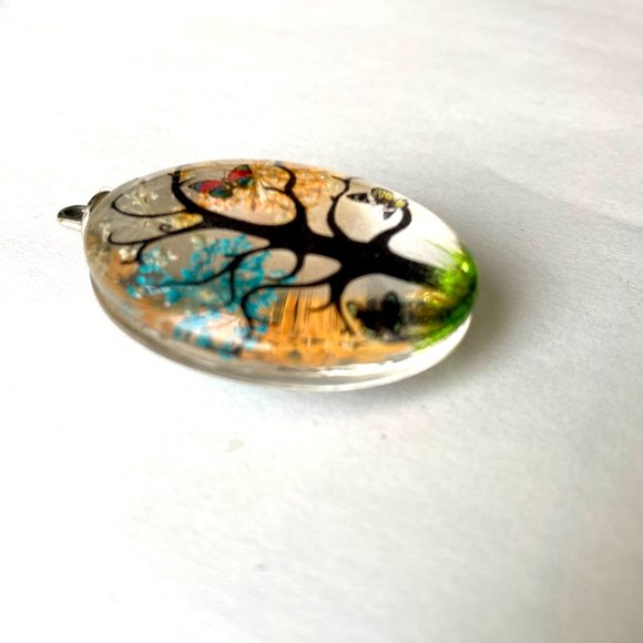 Large Transparent Floral Oval Pendant with Tree, Butterfly, Pressed Flowers - Picture 5 of 7